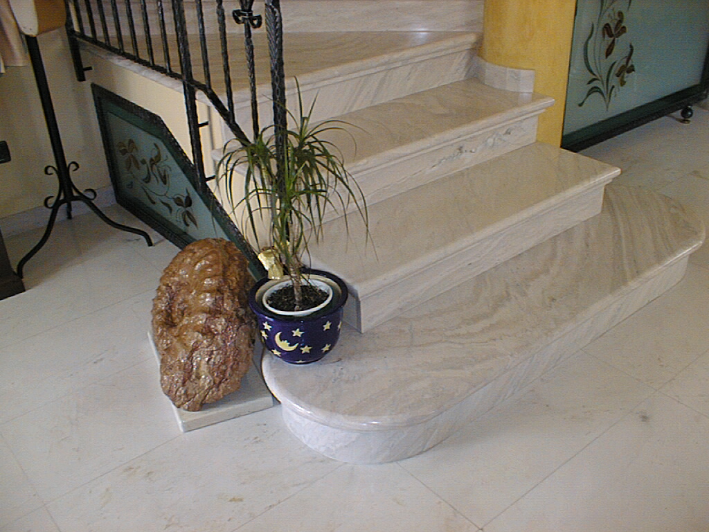 Da picasso marmi e travertini arezzo scale in marmo